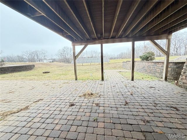 1327 Iron Gate, Greenville, IL 62246