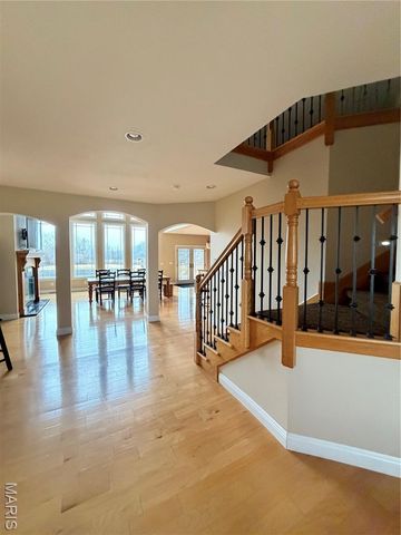 1327 Iron Gate, Greenville, IL 62246