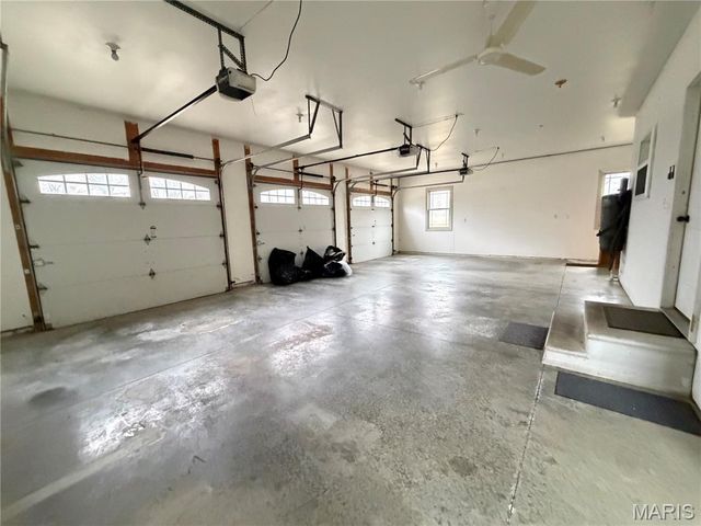 1327 Iron Gate, Greenville, IL 62246