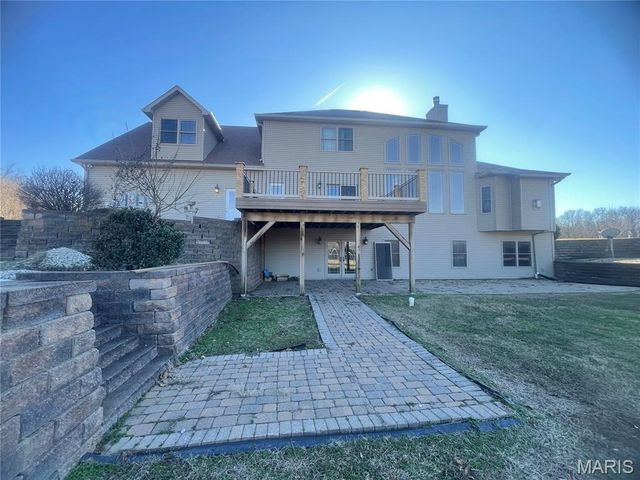 1327 Iron Gate, Greenville, IL 62246