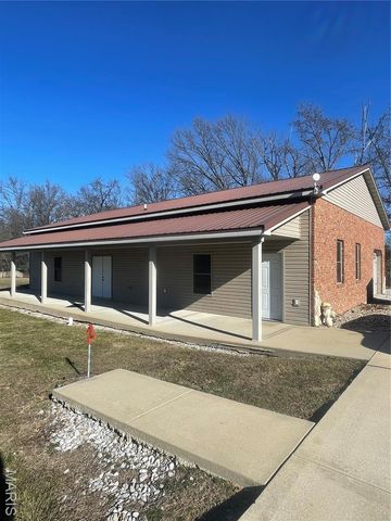 1327 Iron Gate, Greenville, IL 62246