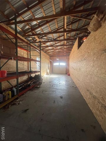 1327 Iron Gate, Greenville, IL 62246