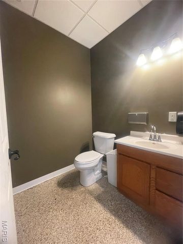 1327 Iron Gate, Greenville, IL 62246