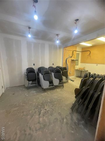 1327 Iron Gate, Greenville, IL 62246