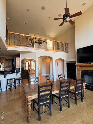 1327 Iron Gate, Greenville, IL 62246