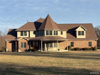 1327 Iron Gate, Greenville, IL 62246