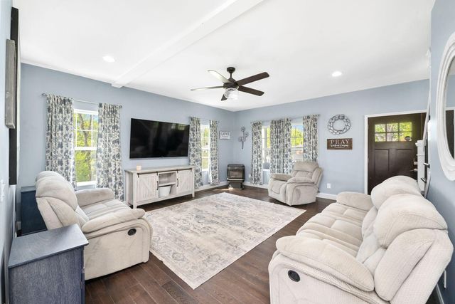 9939 Decoursey Pike, Latonia, KY 41015