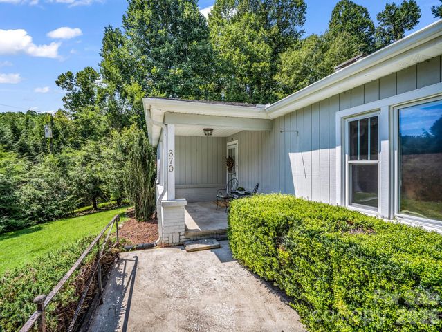 370 Orchard Circle, Laurel Park, NC 28739