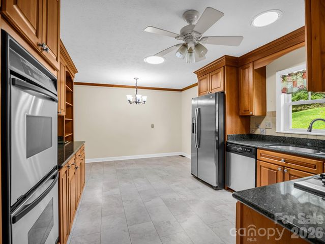370 Orchard Circle, Laurel Park, NC 28739