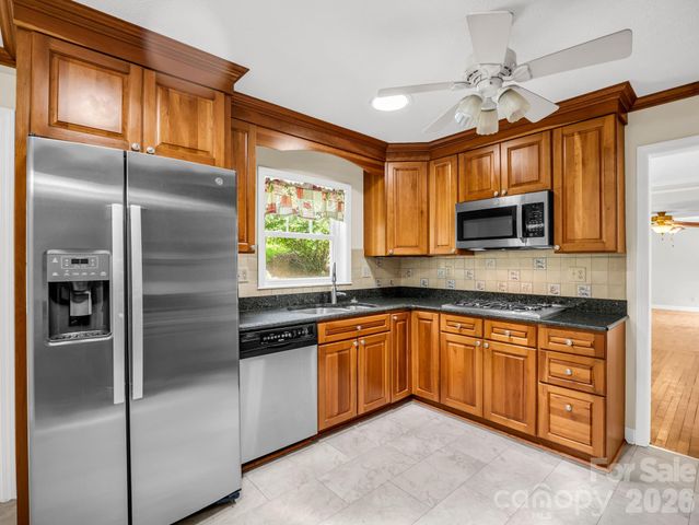 370 Orchard Circle, Laurel Park, NC 28739