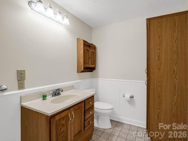 370 Orchard Circle, Laurel Park, NC 28739