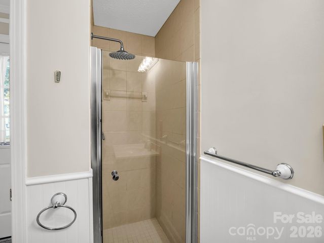370 Orchard Circle, Laurel Park, NC 28739