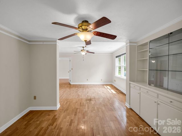 370 Orchard Circle, Laurel Park, NC 28739