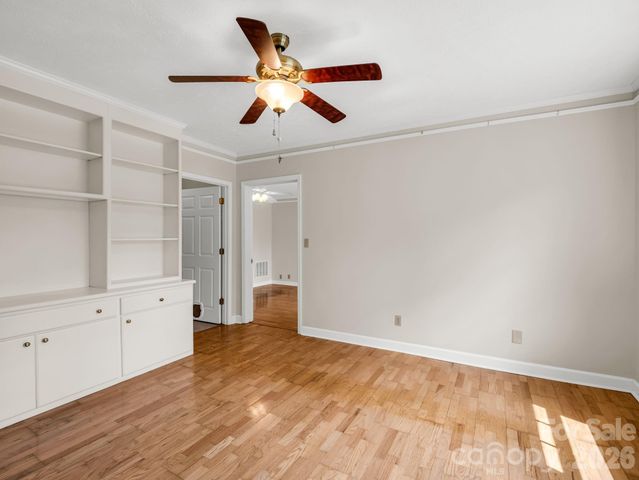 370 Orchard Circle, Laurel Park, NC 28739