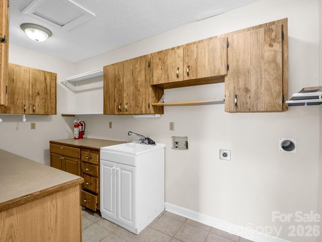370 Orchard Circle, Laurel Park, NC 28739