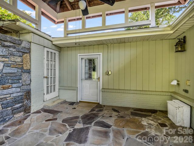 370 Orchard Circle, Laurel Park, NC 28739
