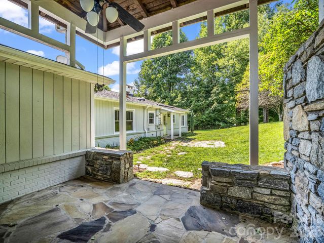 370 Orchard Circle, Laurel Park, NC 28739