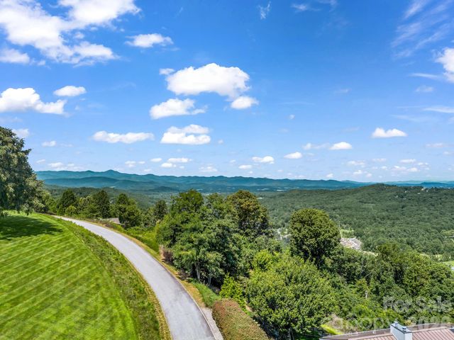 370 Orchard Circle, Laurel Park, NC 28739