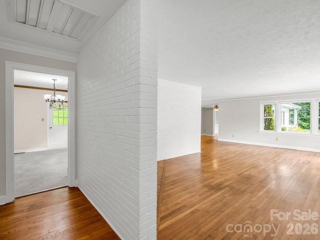 370 Orchard Circle, Laurel Park, NC 28739