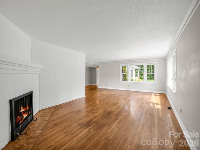 370 Orchard Circle, Laurel Park, NC 28739