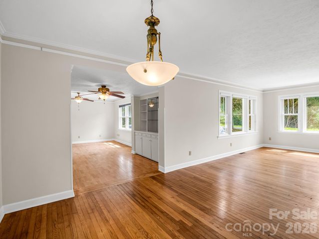370 Orchard Circle, Laurel Park, NC 28739