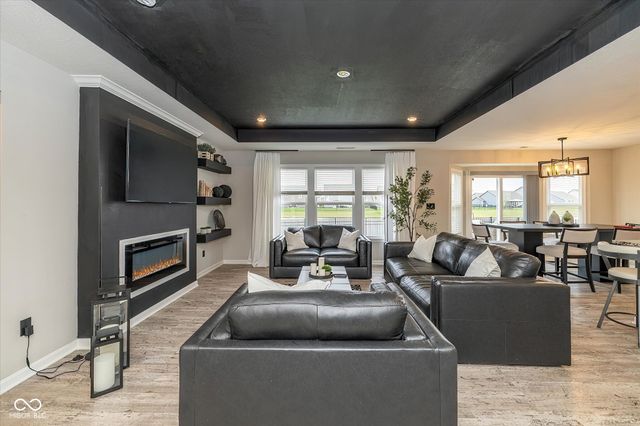 5509 Wood Spring Lane, Mccordsville, IN 46055