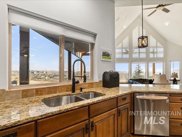 24746 Star Crest Ct, Middleton, ID 83644