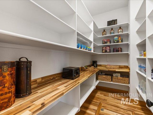 24746 Star Crest Ct, Middleton, ID 83644