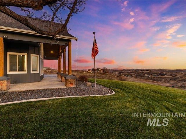 24746 Star Crest Ct, Middleton, ID 83644