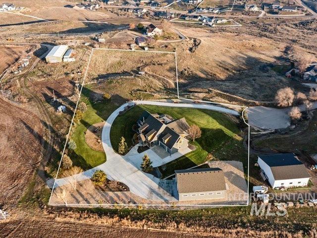 24746 Star Crest Ct, Middleton, ID 83644