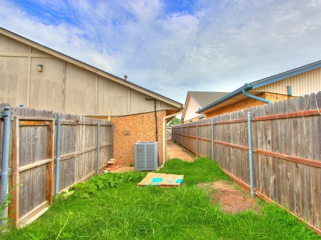 704 NW 137th Street, Edmond, OK 73013