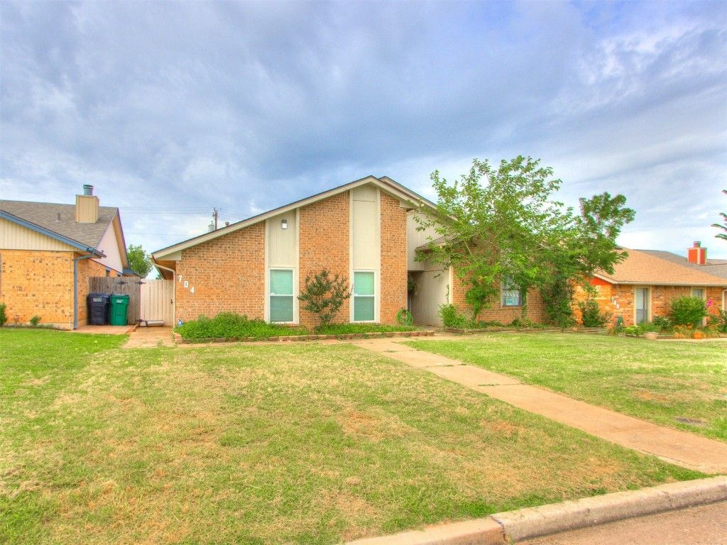 704 NW 137th Street, Edmond, OK 73013
