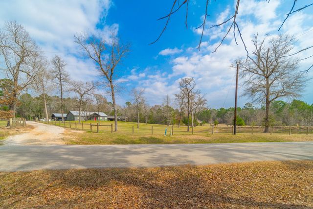 840 Horace Bonds Road, Livingston, TX 77351