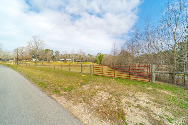 840 Horace Bonds Road, Livingston, TX 77351