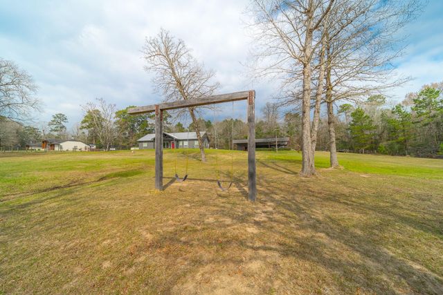 840 Horace Bonds Road, Livingston, TX 77351