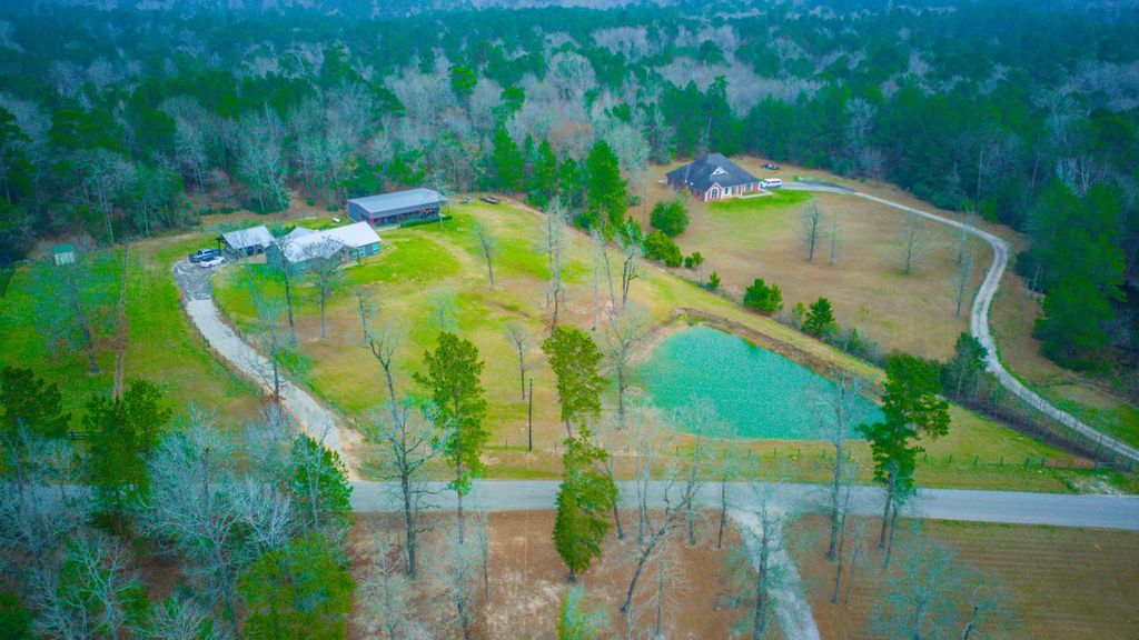 840 Horace Bonds Road, Livingston, TX 77351