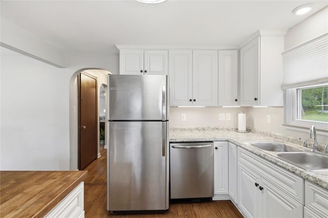 832 Rebecca St, North Huntingdon, PA 15642
