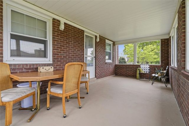 832 Rebecca St, North Huntingdon, PA 15642