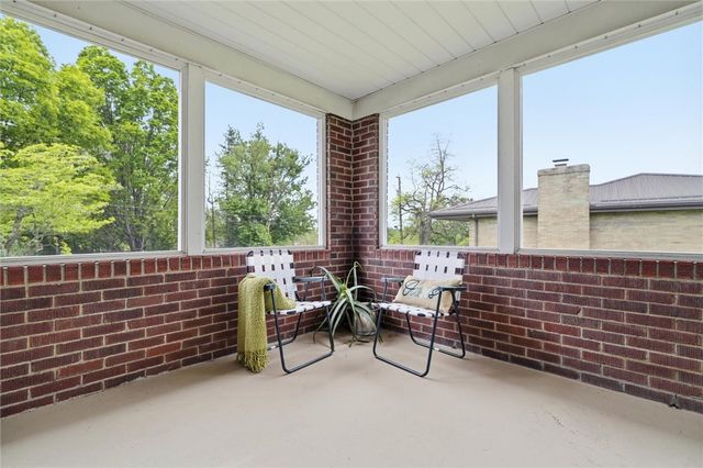 832 Rebecca St, North Huntingdon, PA 15642