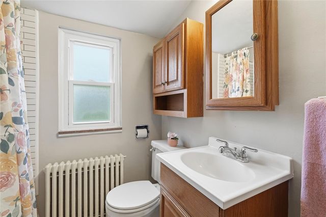 832 Rebecca St, North Huntingdon, PA 15642