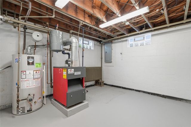 832 Rebecca St, North Huntingdon, PA 15642