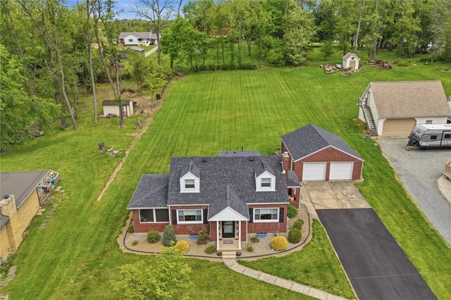 832 Rebecca St, North Huntingdon, PA 15642