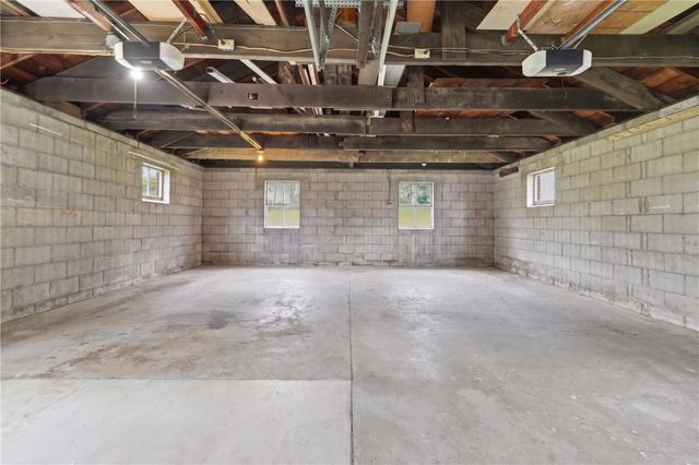 832 Rebecca St, North Huntingdon, PA 15642