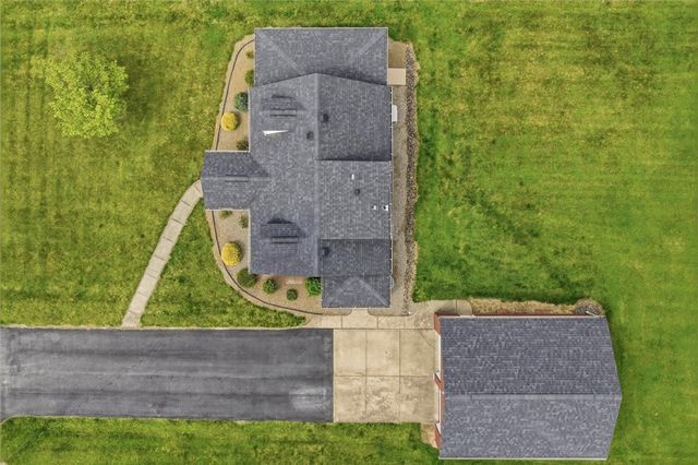 832 Rebecca St, North Huntingdon, PA 15642