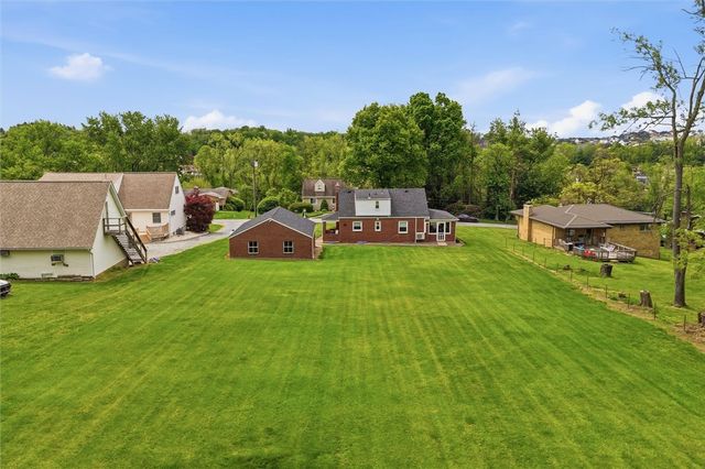 832 Rebecca St, North Huntingdon, PA 15642