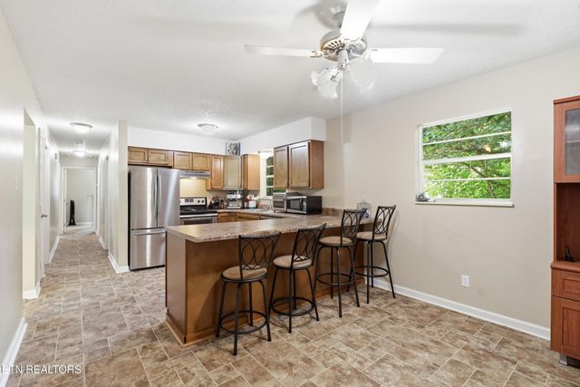 3401 McDonald Rd, Knoxville, TN 37914