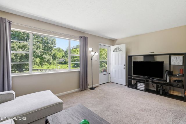 3401 McDonald Rd, Knoxville, TN 37914
