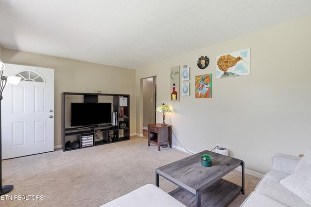 3401 McDonald Rd, Knoxville, TN 37914
