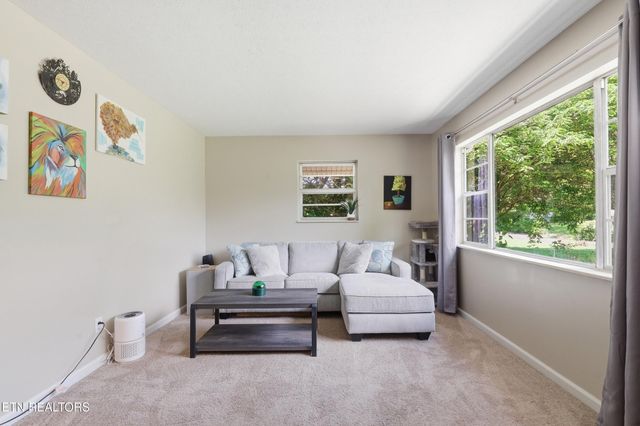 3401 McDonald Rd, Knoxville, TN 37914