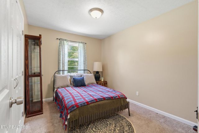 3401 McDonald Rd, Knoxville, TN 37914